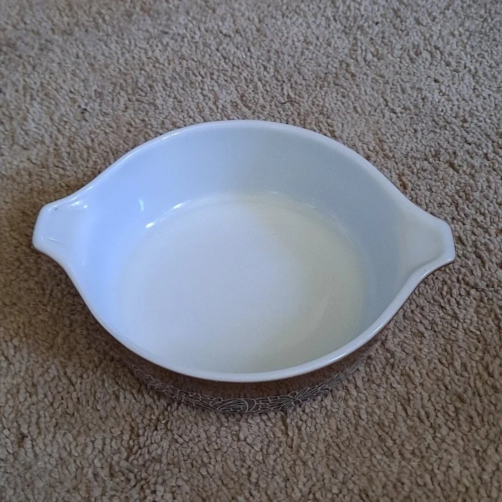 Pyrex - Picture 2 of 3